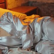 Chronique Mare Nostrum Arianna Cecconi, La Ronde des insomniaques
